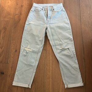 High Raise distressed Jeans